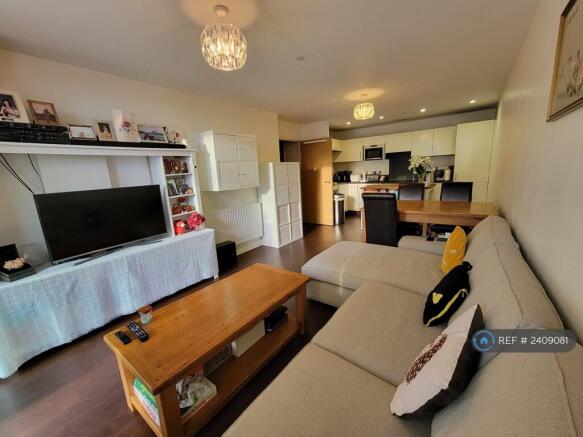 Open Plan Lounge / Kitchen