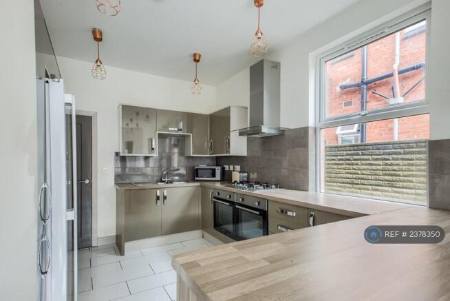 Kitchen/ Living Room