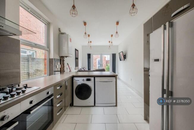 Kitchen/ Living Room