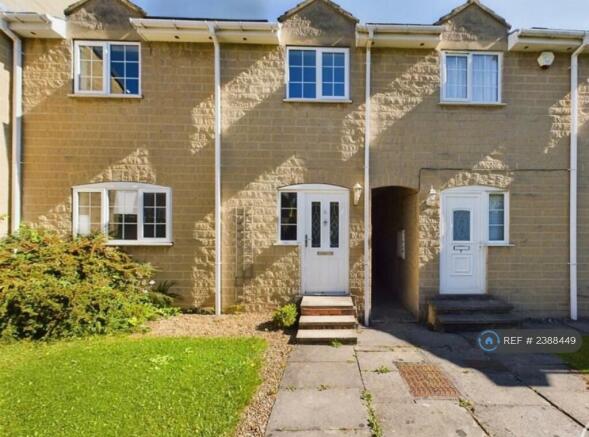 Elegant 3-Bed Property In Sought-After  Location