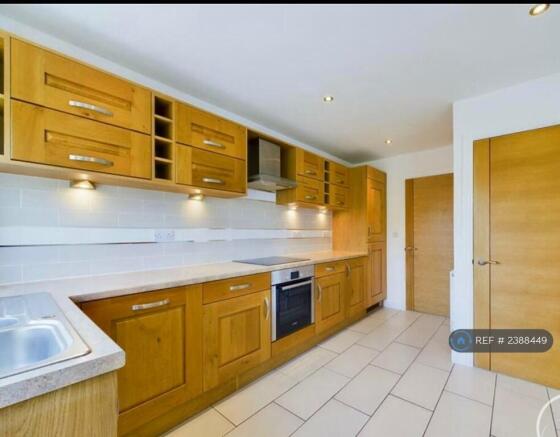 Designer Oak Kitchen With Integrated Appliances 