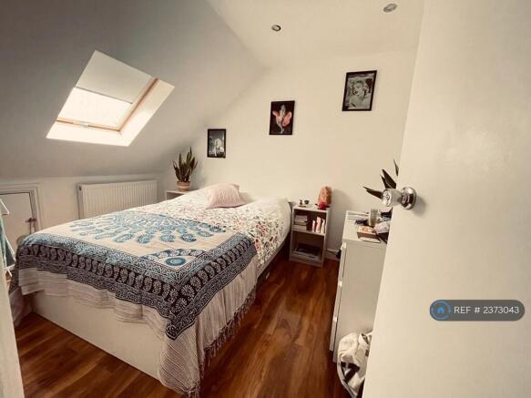 2nd Floor Double Bedroom(4)