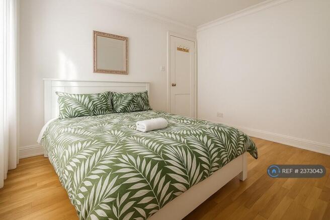 1st Floor Double Bedroom(3)