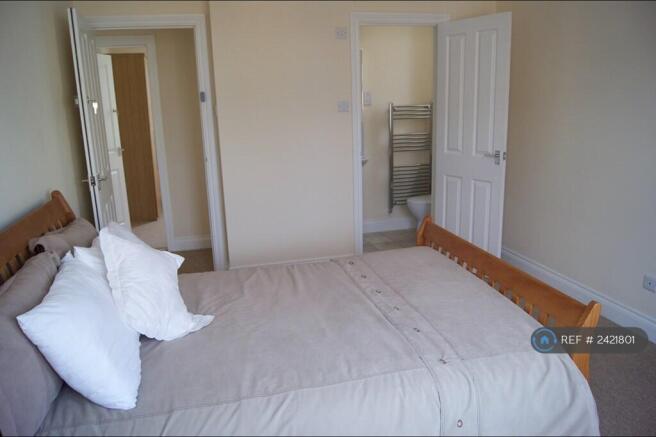 Bedroom (Duvet&Pillows Not Included)