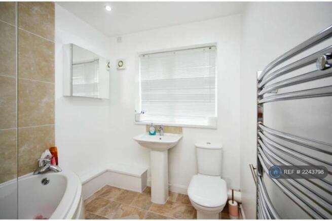 Shared Washroom 1st Floor