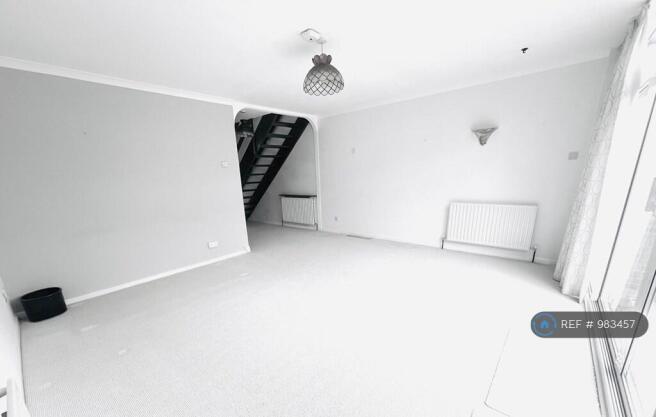 Lounge 15'11 x 14'10