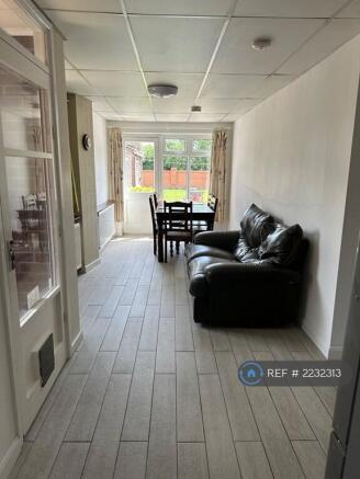 Shared Sitting / Dinning Room 