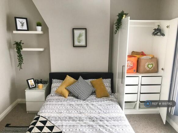 Xl Double Robe With 8 Drawers & Shelf
