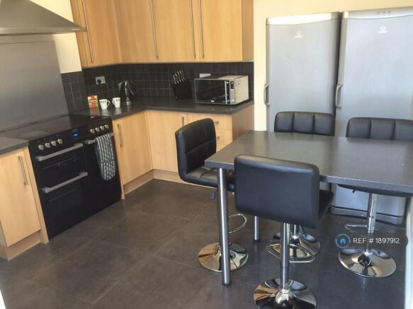 Spacious, Dishwasher, Big Fridge/Freezers Wash m/c