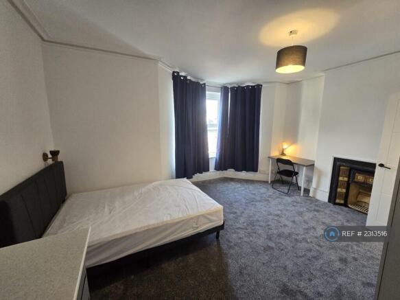 Ensuite Room 7