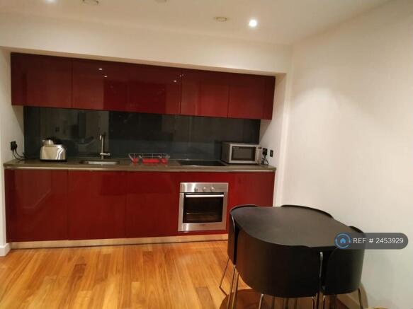 Kitchen With Mod Cons