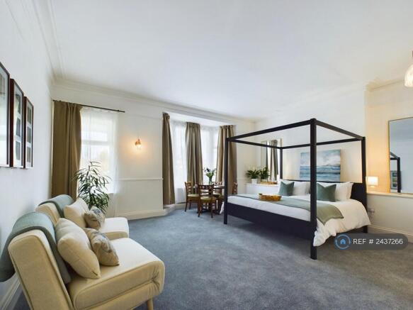 Room 1: Open-Plan Family Apartment