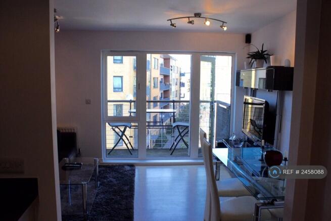 Lounge & Balcony