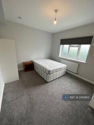 Gf Room £800pcm Bills In- Share Bathroom