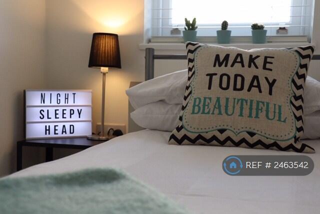 Cover Photo - Bedroom Detail