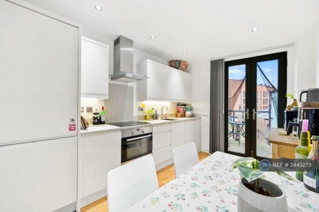 Kitchen & Dining
