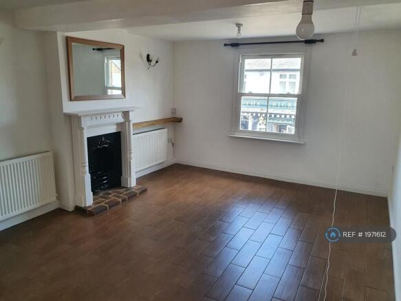Lounge/Kitchen