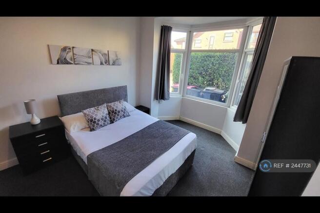 Room 1 - Available
