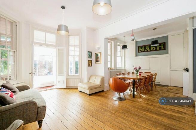 Family Room - Dining Area 