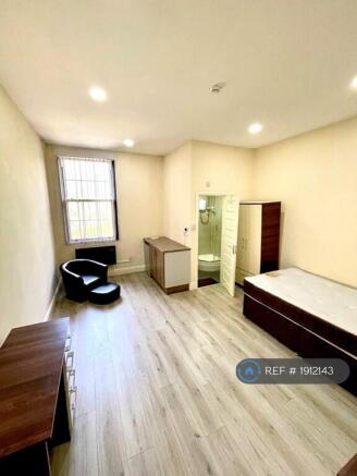 Room 3 £550pm