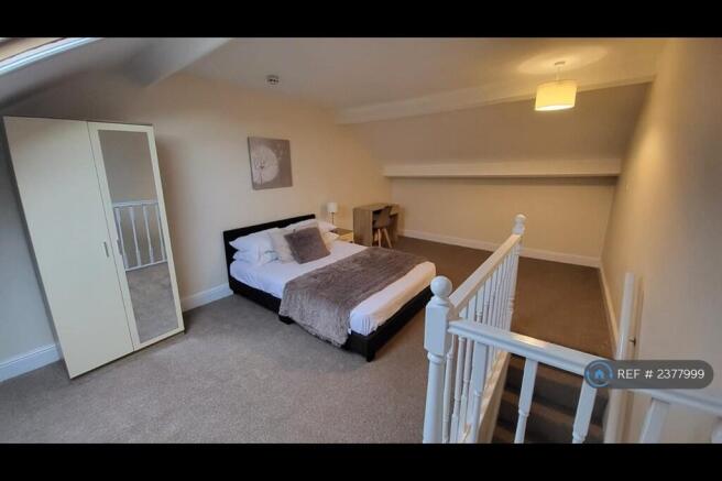 Room 4 - Available