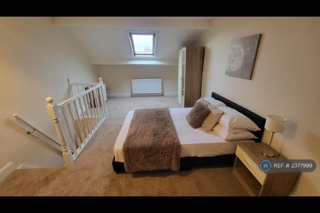 Room 4 - Available