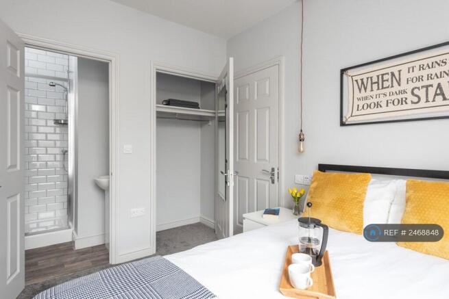 Room 4 Wardrobe En-Suite View