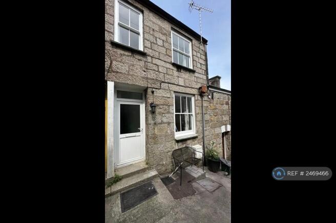 Cosy Cottage In Tucked Away Location 