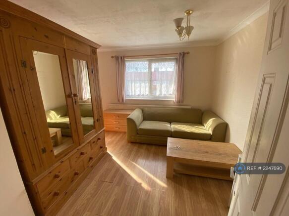 Large Double Room £1000