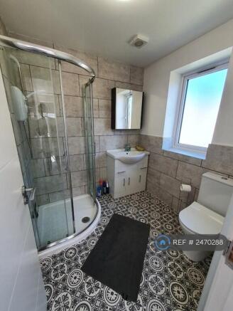 Large Ensuite