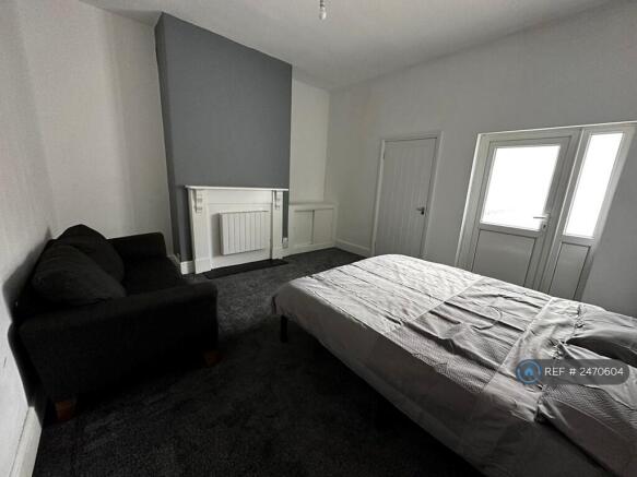 Bedroom / Sitting Room 1
