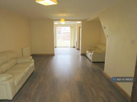 Massive Through Lounge