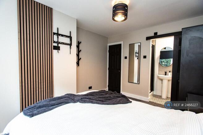 Ensuite Bedroom 1