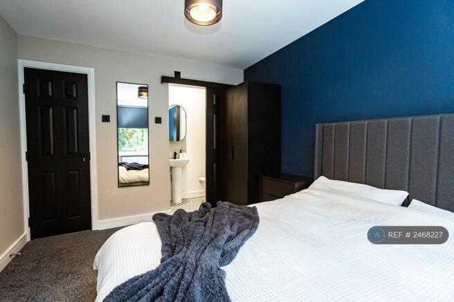 Ensuite Bedroom 1