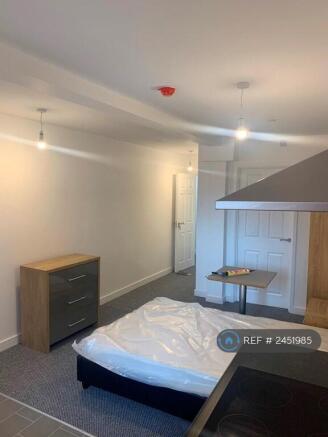 Studio Flat Img 2