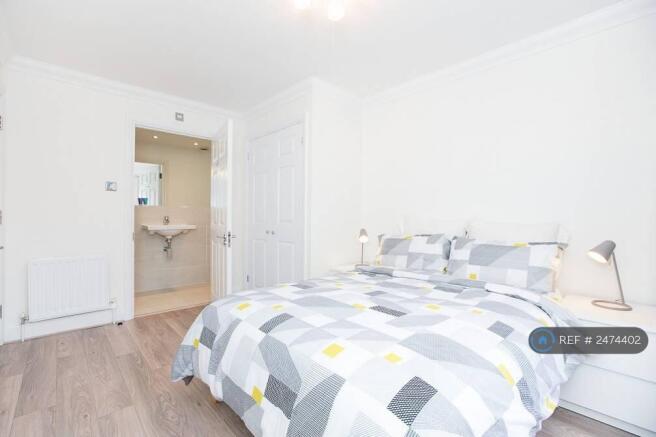 Master Bedroom With En-Suite 