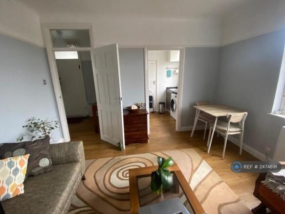 Lounge (Dinning Table)