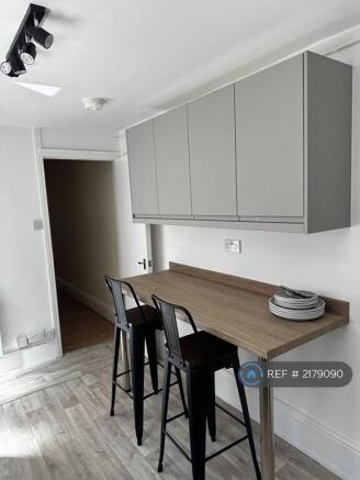 Kitchen Breakfast Bar