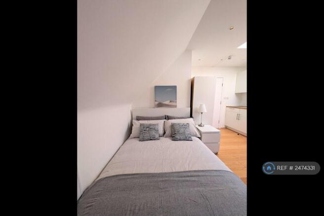 Room 8 Self-Contained Double Bed
