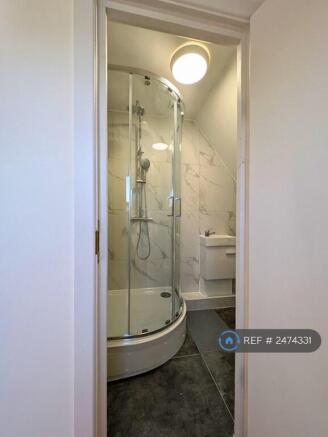 Room 8 Self-Contained Bathroom