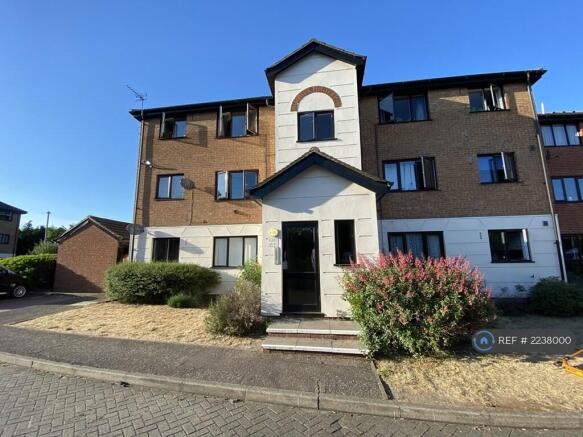Within 5 Minutes Walk Of Hoddesdon Town Centre