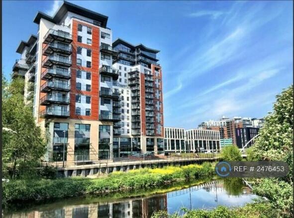 Building Canal Side Walk
