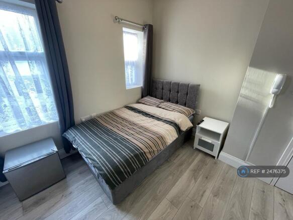 Bedsit 4