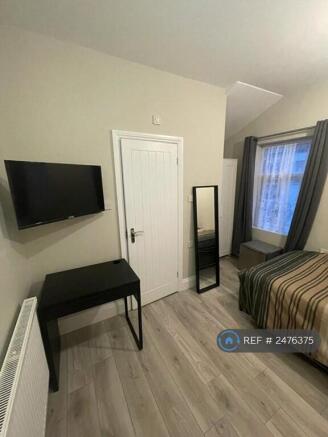 Bedsit 4