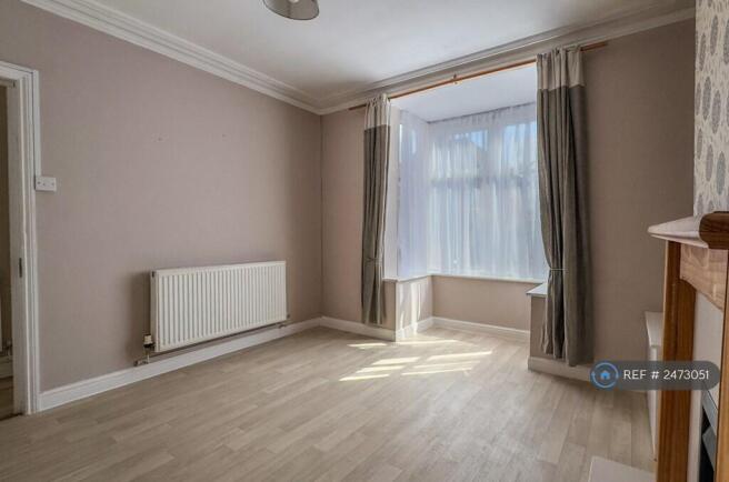 Bedroom 1/Reception 