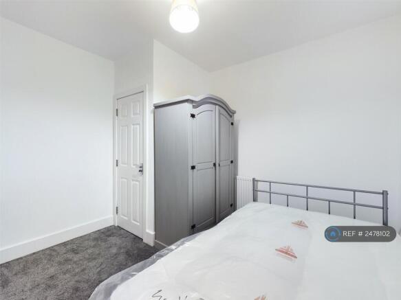 Room e