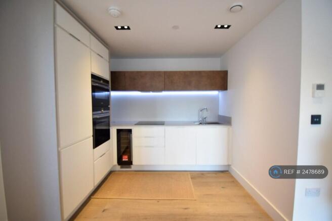 Fully Fitted Kitchen