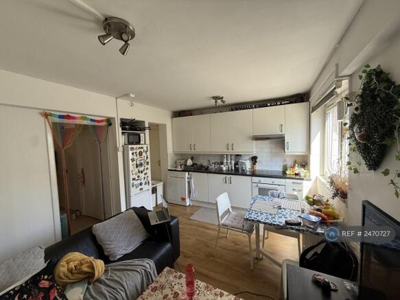 Kitchen-Lounge