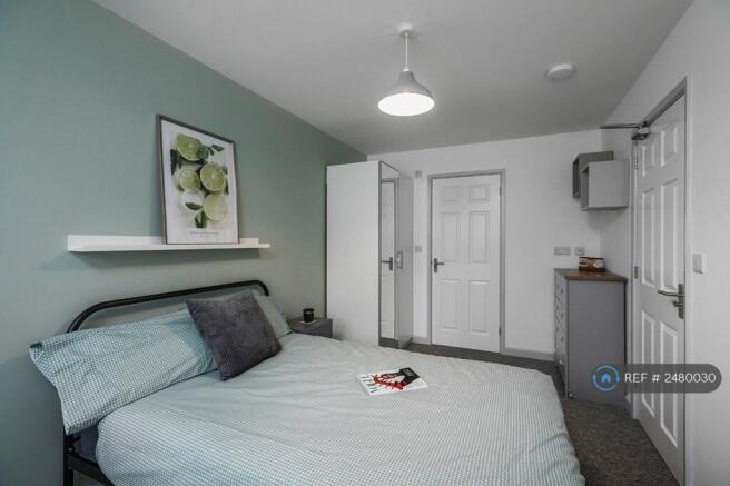 Room 2. Large Ensuite