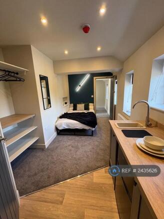 Ensuite Rm 5 With Additional Drink Station!!